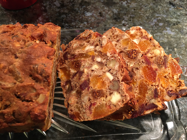 Früchtebrot als Wander-Verpflegung mit dem WANDER-PLAUSCH-Rezept selber backen